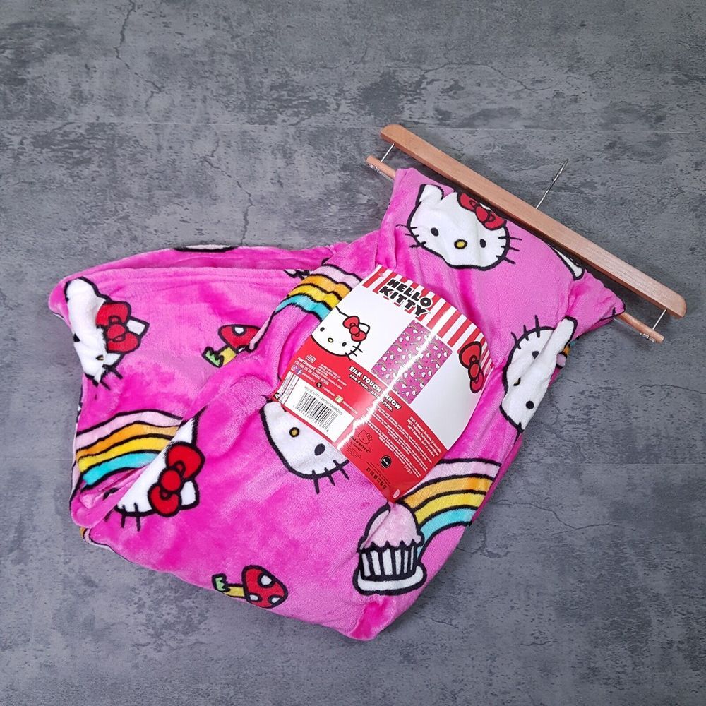 HELLO KITTY 50x70" Throw Blanket Pink Silky Touch Rainbows Cupcake‎ Mushroom